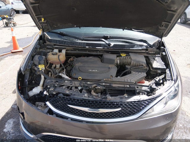 Chrysler Pacifica Touring-l 2017 2C4RC1BG0HR835466 Image 10