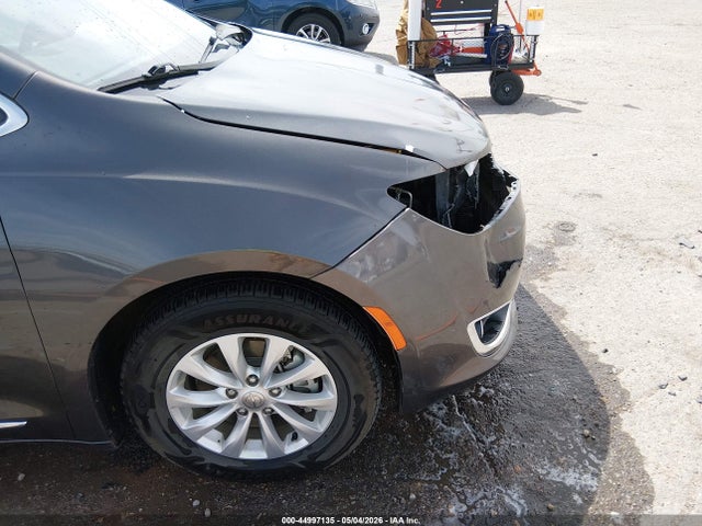 Chrysler Pacifica Touring-l 2017 2C4RC1BG0HR835466 Image 19
