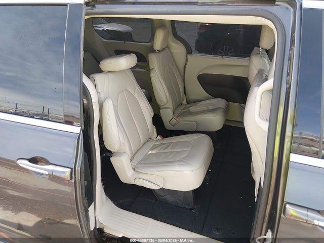 Chrysler Pacifica Touring-l 2017 2C4RC1BG0HR835466 Image 8