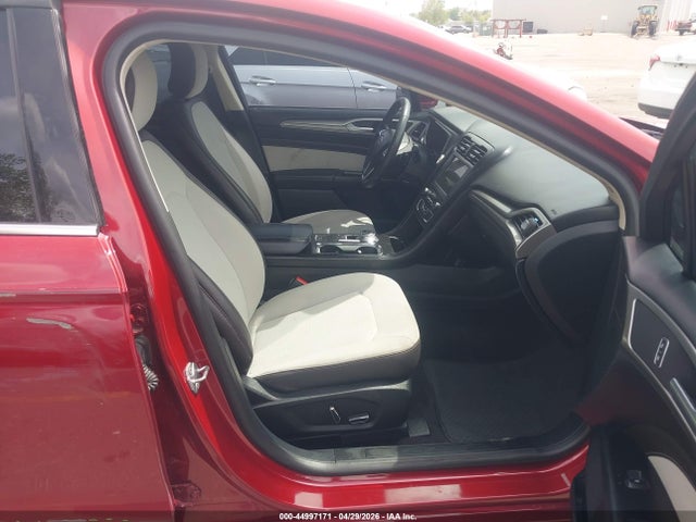 3FA6P0HDXKR133824 Ford FUSION SE