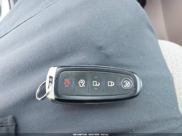 Продажа на аукционе авто 2019 Ford Escape Se, vin: 1FMCU9G91KUC08566, номер лота: 44997240