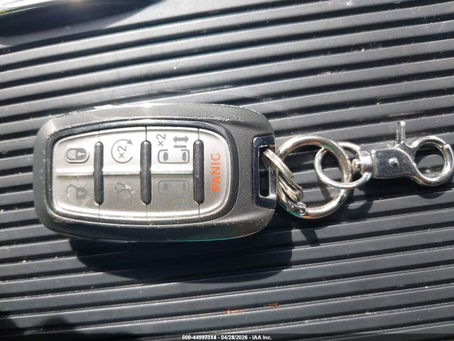 2023 Chrysler Pacifica Hybrid Touring L მანქანა იყიდება აუქციონზე, vin: 2C4RC1L75PR584201, აუქციონის ნომერი: 44997314