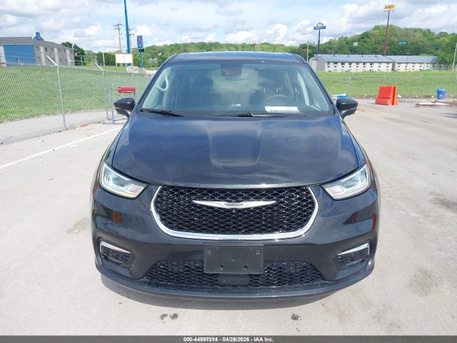 2023 Chrysler Pacifica Hybrid Touring L მანქანა იყიდება აუქციონზე, vin: 2C4RC1L75PR584201, აუქციონის ნომერი: 44997314