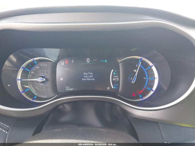 2023 Chrysler Pacifica Hybrid Touring L მანქანა იყიდება აუქციონზე, vin: 2C4RC1L75PR584201, აუქციონის ნომერი: 44997314