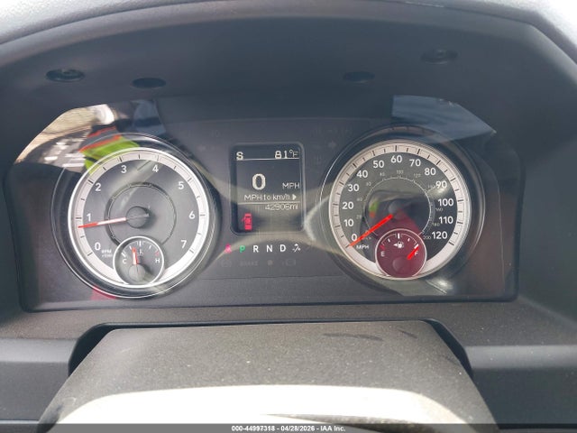 1C6RR7KG5HS599081 RAM 1500 Tradesman 4x4 5&#039;7 Box