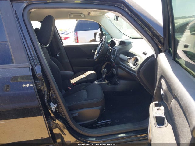 44997319 :رقم المزاد ، ZACCJAAT4FPB32304 vin ، 2015 Jeep Renegade Sport مزاد بيع