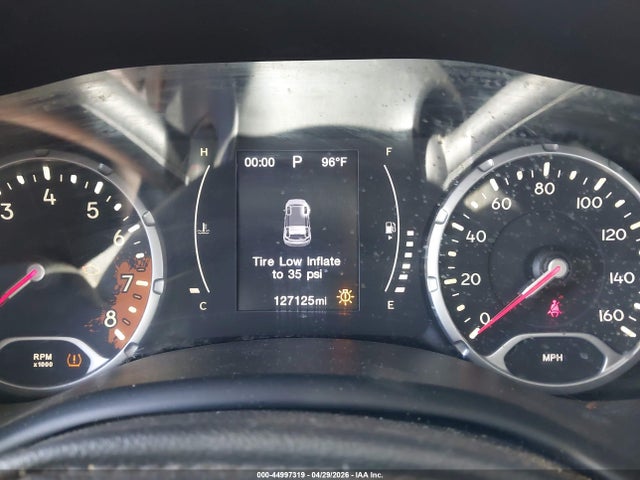 44997319 :رقم المزاد ، ZACCJAAT4FPB32304 vin ، 2015 Jeep Renegade Sport مزاد بيع