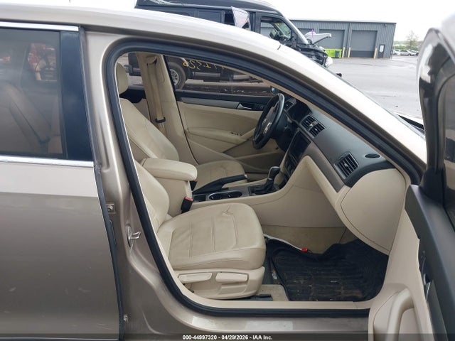 2015 Volkswagen Passat 2.0l Tdi Se მანქანა იყიდება აუქციონზე, vin: 1VWBV7A35FC039313, აუქციონის ნომერი: 44997320