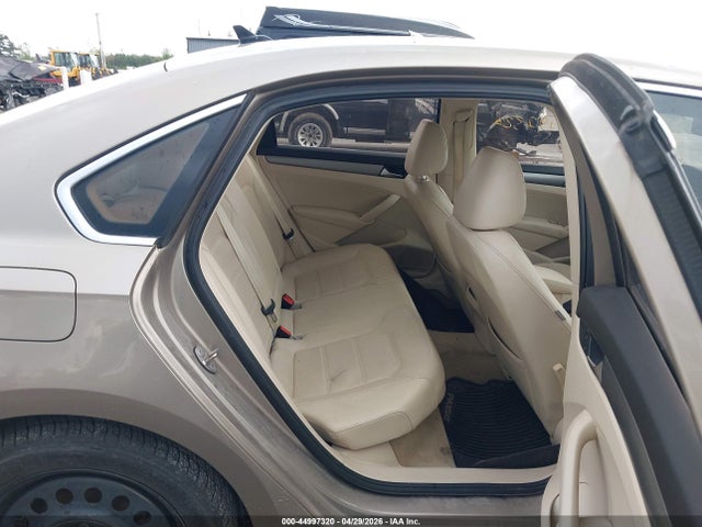 2015 Volkswagen Passat 2.0l Tdi Se მანქანა იყიდება აუქციონზე, vin: 1VWBV7A35FC039313, აუქციონის ნომერი: 44997320