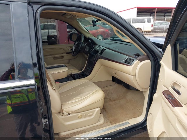 44997350 :رقم المزاد ، 1GYS3AEF6BR134801 vin ، 2011 Cadillac Escalade Standard مزاد بيع