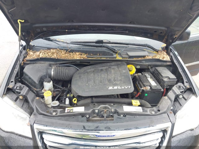 44997382 :رقم المزاد ، 2C4RC1BG8FR522050 vin ، 2015 Chrysler Town & Country Touring مزاد بيع