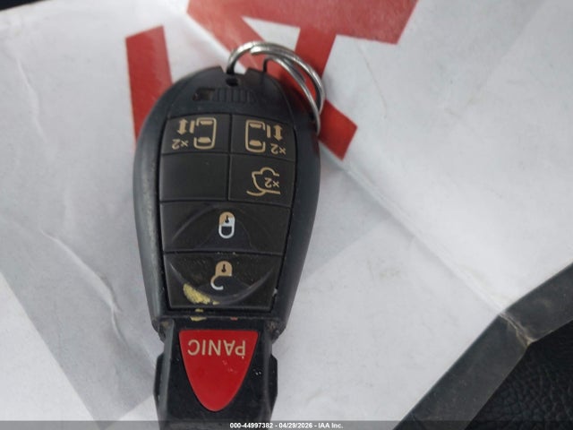 44997382 :رقم المزاد ، 2C4RC1BG8FR522050 vin ، 2015 Chrysler Town & Country Touring مزاد بيع