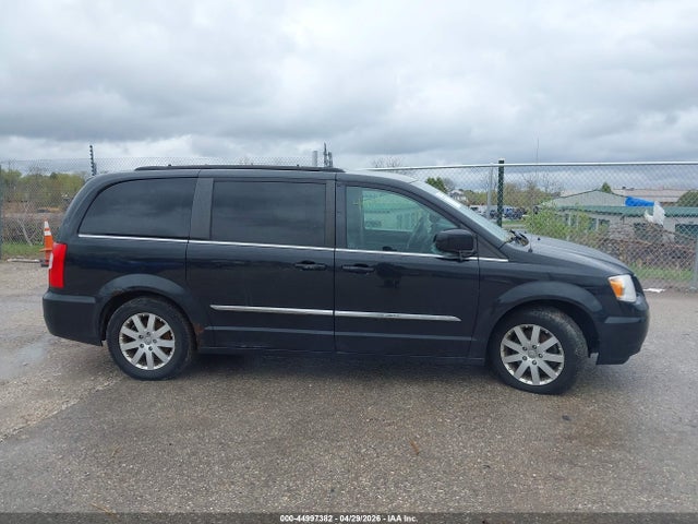 44997382 :رقم المزاد ، 2C4RC1BG8FR522050 vin ، 2015 Chrysler Town & Country Touring مزاد بيع