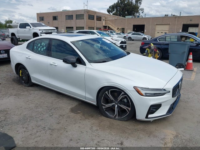 44997388 :رقم المزاد ، 7JRL12FK1RG324174 vin ، 2024 Volvo S60 B5 Core Dark Theme مزاد بيع