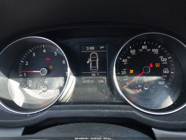 44997401 :رقم المزاد ، 1VWAT7A35HC077886 vin ، 2017 Volkswagen Passat 1.8t S مزاد بيع