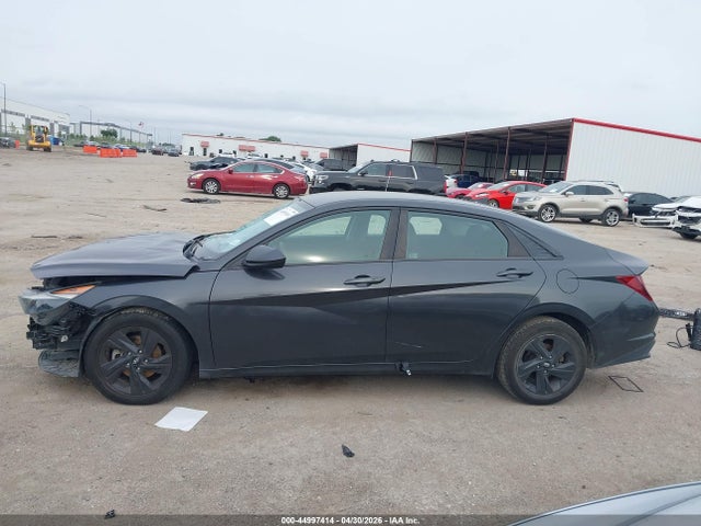 44997414 :رقم المزاد ، 5NPLM4AG5NH068325 vin ، 2022 Hyundai Elantra Sel مزاد بيع
