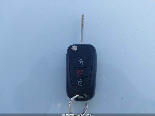 44997483 :رقم المزاد ، KNDJT2A2XB7223678 vin ، 2011 Kia Soul + مزاد بيع
