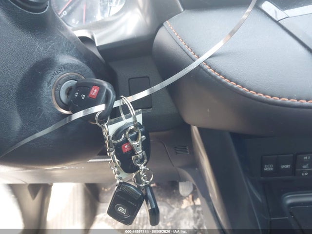 Продажа на аукционе авто 2017 Toyota Rav4 Se, vin: JTMJFREV2HD220658, номер лота: 44997484