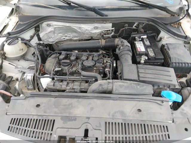 44997563 :رقم المزاد ، WVGAV7AX6BW526137 vin ، 2011 Volkswagen Tiguan S مزاد بيع