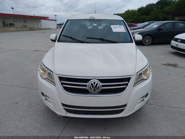 44997563 :رقم المزاد ، WVGAV7AX6BW526137 vin ، 2011 Volkswagen Tiguan S مزاد بيع