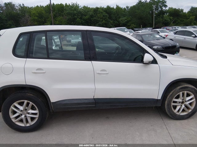 44997563 :رقم المزاد ، WVGAV7AX6BW526137 vin ، 2011 Volkswagen Tiguan S مزاد بيع