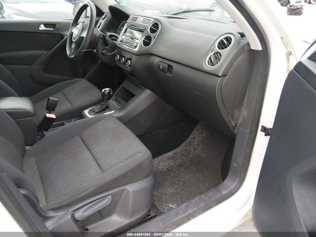 44997563 :رقم المزاد ، WVGAV7AX6BW526137 vin ، 2011 Volkswagen Tiguan S مزاد بيع