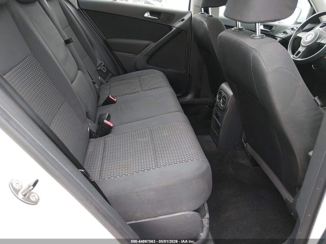 44997563 :رقم المزاد ، WVGAV7AX6BW526137 vin ، 2011 Volkswagen Tiguan S مزاد بيع