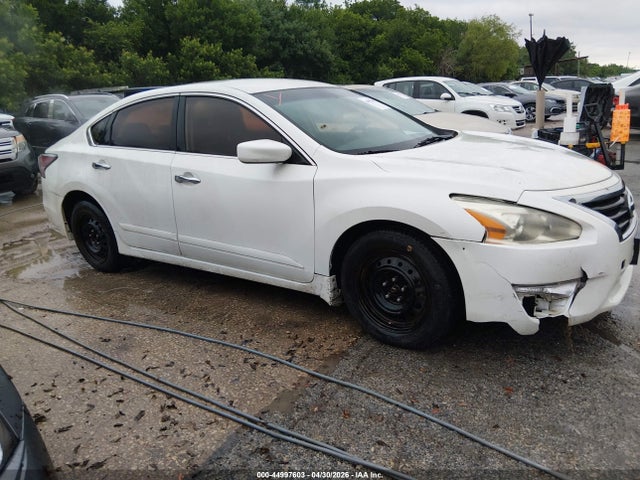 2014 Nissan Altima 2.5 S მანქანა იყიდება აუქციონზე, vin: 1N4AL3AP1EN347698, აუქციონის ნომერი: 44997603