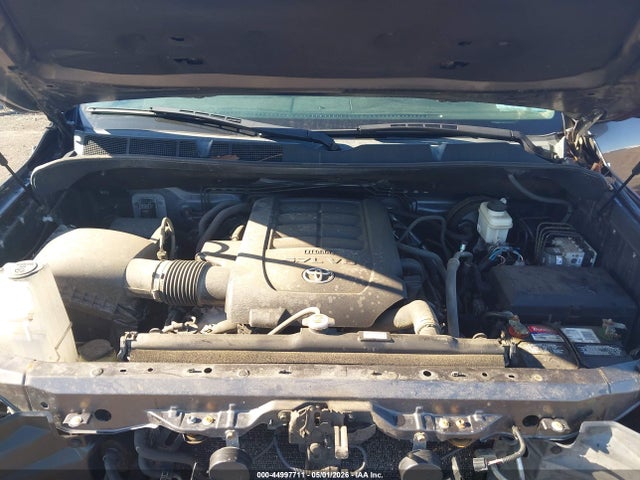 Продаж на аукціоні авто 2018 Toyota Tundra Sr5 5.7l V8, vin: 5TFDY5F19JX685079, номер лоту: 44997711