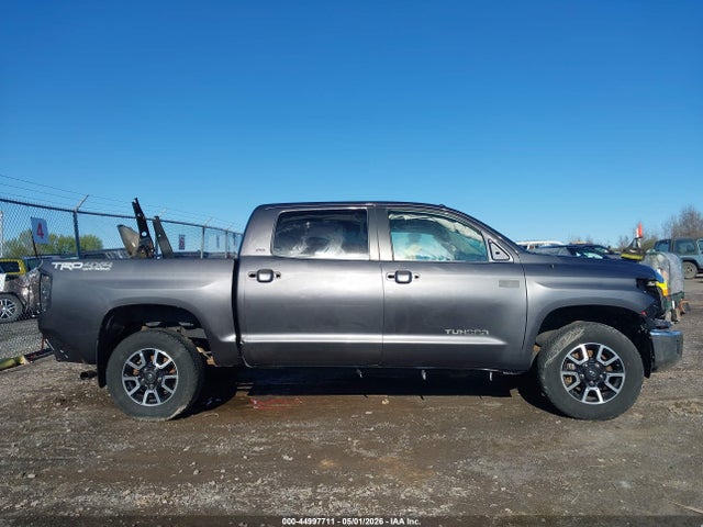 Продаж на аукціоні авто 2018 Toyota Tundra Sr5 5.7l V8, vin: 5TFDY5F19JX685079, номер лоту: 44997711