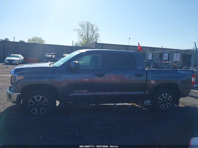 Продаж на аукціоні авто 2018 Toyota Tundra Sr5 5.7l V8, vin: 5TFDY5F19JX685079, номер лоту: 44997711