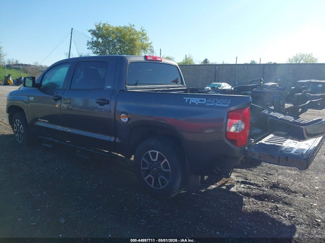 Продаж на аукціоні авто 2018 Toyota Tundra Sr5 5.7l V8, vin: 5TFDY5F19JX685079, номер лоту: 44997711