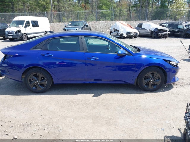 KMHLM4AG2PU417123 Hyundai ELANTRA SEL