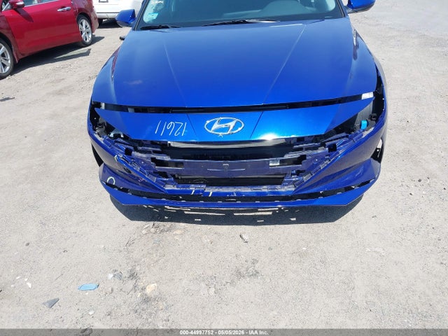KMHLM4AG2PU417123 Hyundai ELANTRA SEL