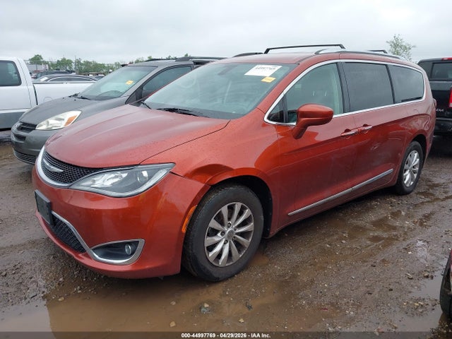 Продажа на аукционе авто 2018 Chrysler Pacifica Touring L, vin: 2C4RC1BG7JR171981, номер лота: 44997769