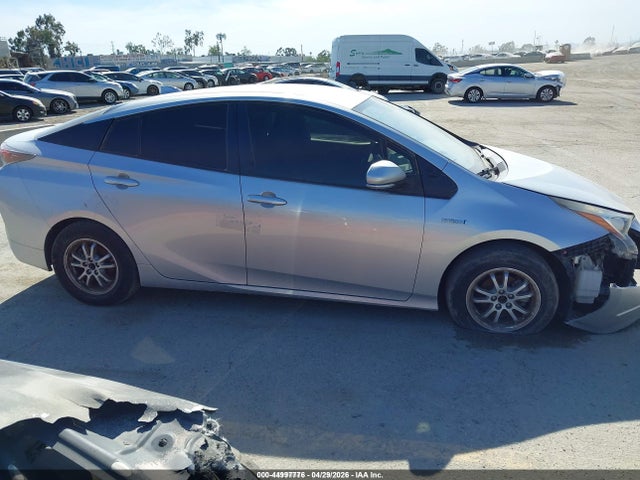 Toyota Prius Two 2016 JTDKBRFU9G3018751 Image 13
