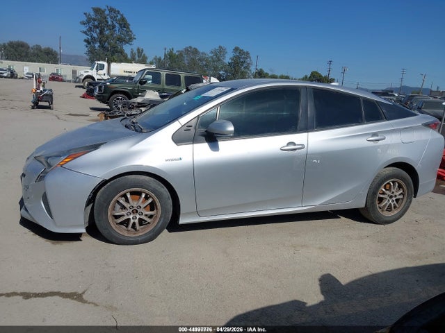 Toyota Prius Two 2016 JTDKBRFU9G3018751 Image 14