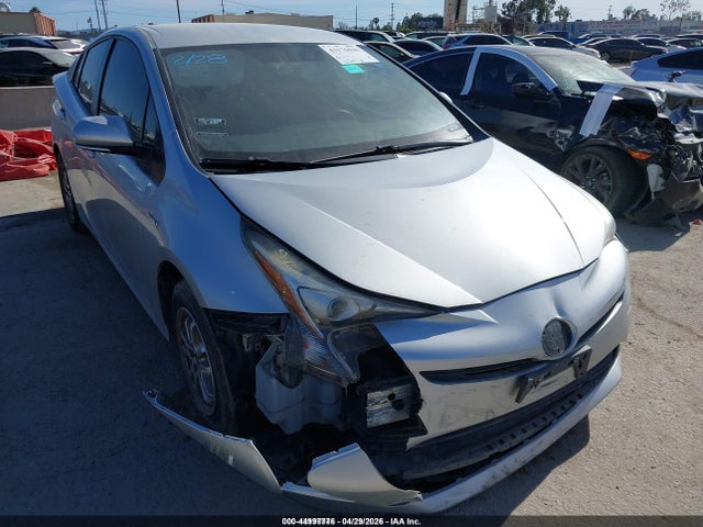 Toyota Prius Two 2016 JTDKBRFU9G3018751 Image 6