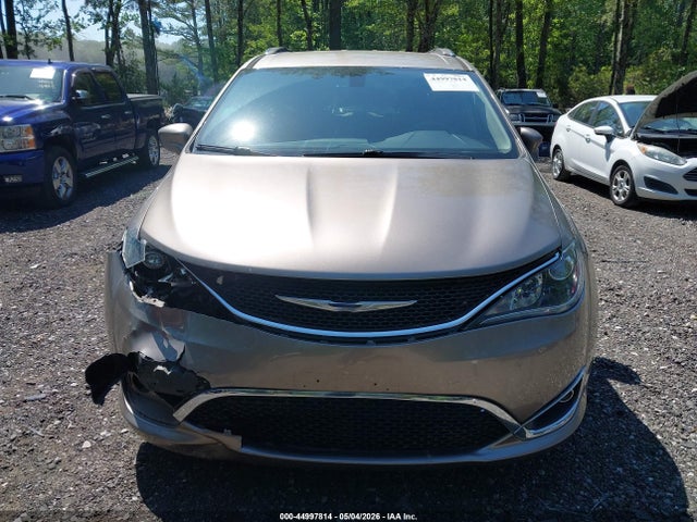Продаж на аукціоні авто 2017 Chrysler Pacifica Touring-l Plus, vin: 2C4RC1EG2HR554975, номер лоту: 44997814