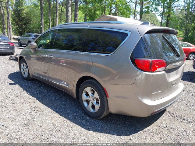 Продаж на аукціоні авто 2017 Chrysler Pacifica Touring-l Plus, vin: 2C4RC1EG2HR554975, номер лоту: 44997814