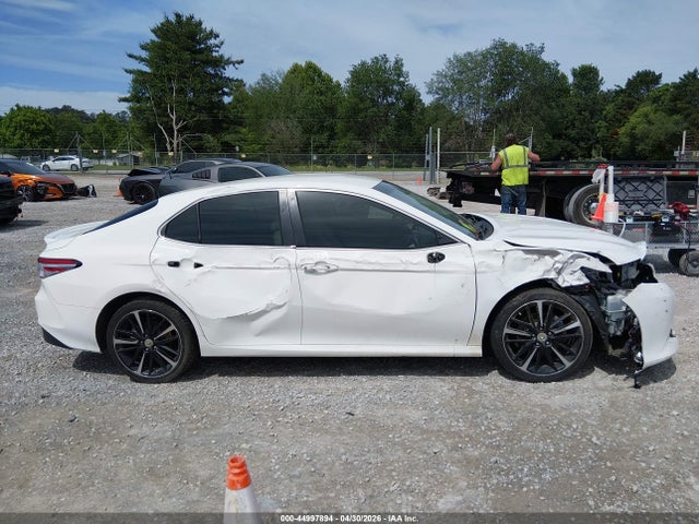 44997894 :رقم المزاد ، JTNB11HK0J3070479 vin ، 2018 Toyota Camry Le مزاد بيع