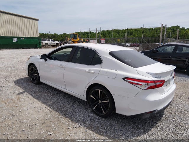 44997894 :رقم المزاد ، JTNB11HK0J3070479 vin ، 2018 Toyota Camry Le مزاد بيع