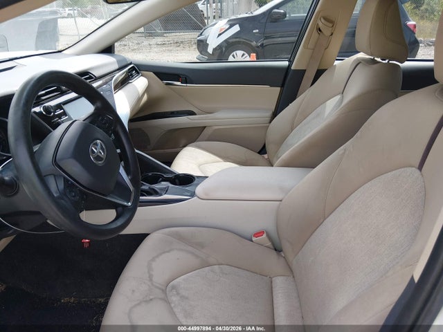 44997894 :رقم المزاد ، JTNB11HK0J3070479 vin ، 2018 Toyota Camry Le مزاد بيع