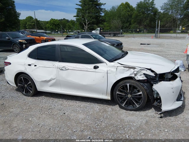 44997894 :رقم المزاد ، JTNB11HK0J3070479 vin ، 2018 Toyota Camry Le مزاد بيع