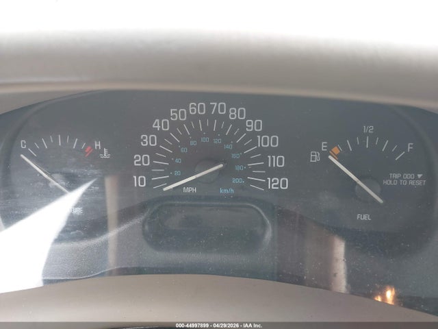 2002 Buick Century Custom მანქანა იყიდება აუქციონზე, vin: 2G4WS52JX21144763, აუქციონის ნომერი: 44997899
