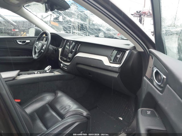 2022 Volvo Xc60 B5 Inscription მანქანა იყიდება აუქციონზე, vin: YV4L12RL3N1088723, აუქციონის ნომერი: 44997909