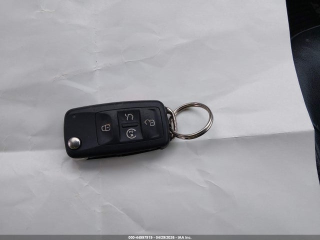 2014 Volkswagen Passat 1.8t Sel Premium მანქანა იყიდება აუქციონზე, vin: 1VWCT7A33EC052182, აუქციონის ნომერი: 44997919