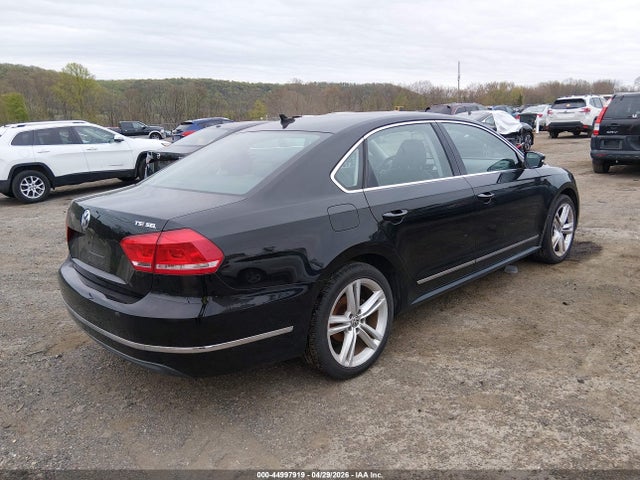2014 Volkswagen Passat 1.8t Sel Premium მანქანა იყიდება აუქციონზე, vin: 1VWCT7A33EC052182, აუქციონის ნომერი: 44997919