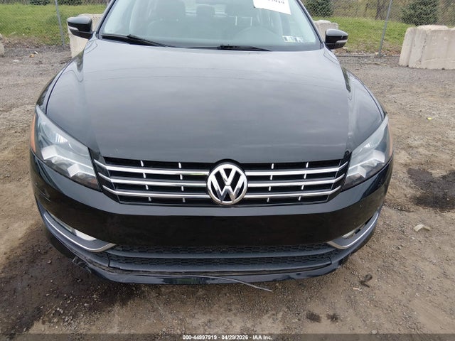 2014 Volkswagen Passat 1.8t Sel Premium მანქანა იყიდება აუქციონზე, vin: 1VWCT7A33EC052182, აუქციონის ნომერი: 44997919