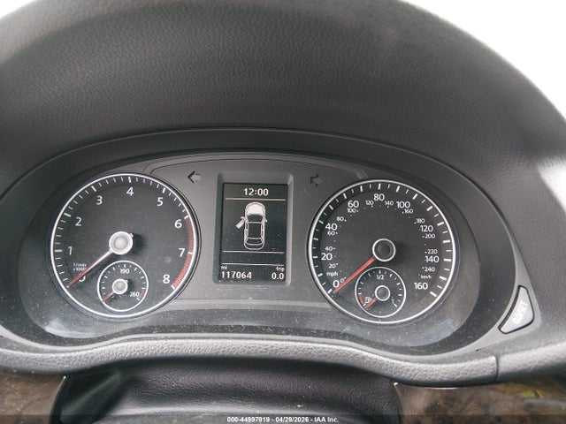 2014 Volkswagen Passat 1.8t Sel Premium მანქანა იყიდება აუქციონზე, vin: 1VWCT7A33EC052182, აუქციონის ნომერი: 44997919